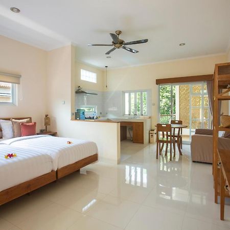 Donguri House Bali Bed and Breakfast Jimbaran Eksteriør billede