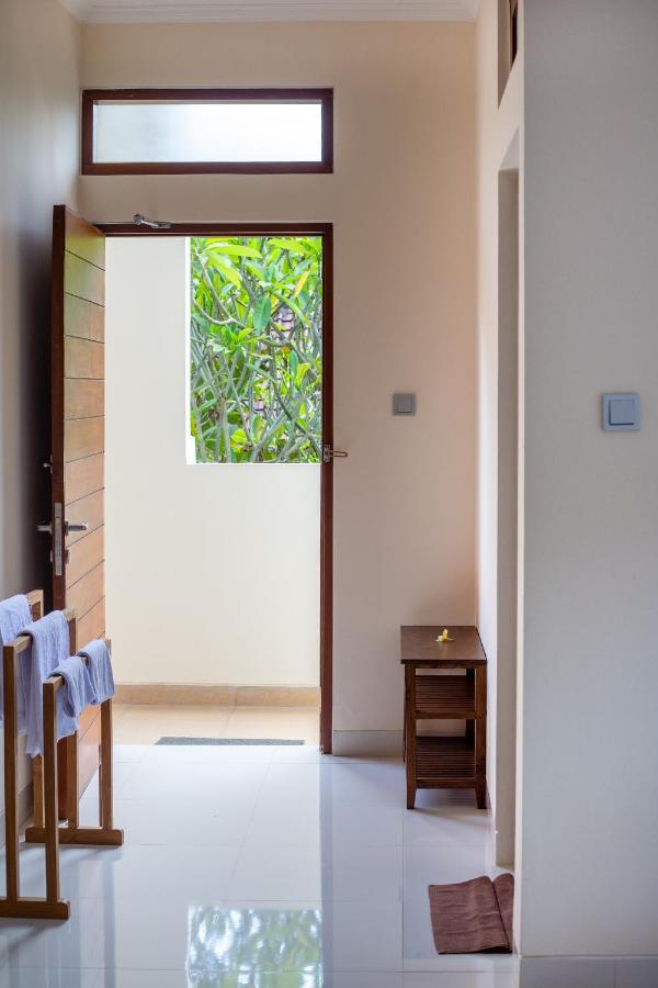 Donguri House Bali Bed and Breakfast Jimbaran Eksteriør billede